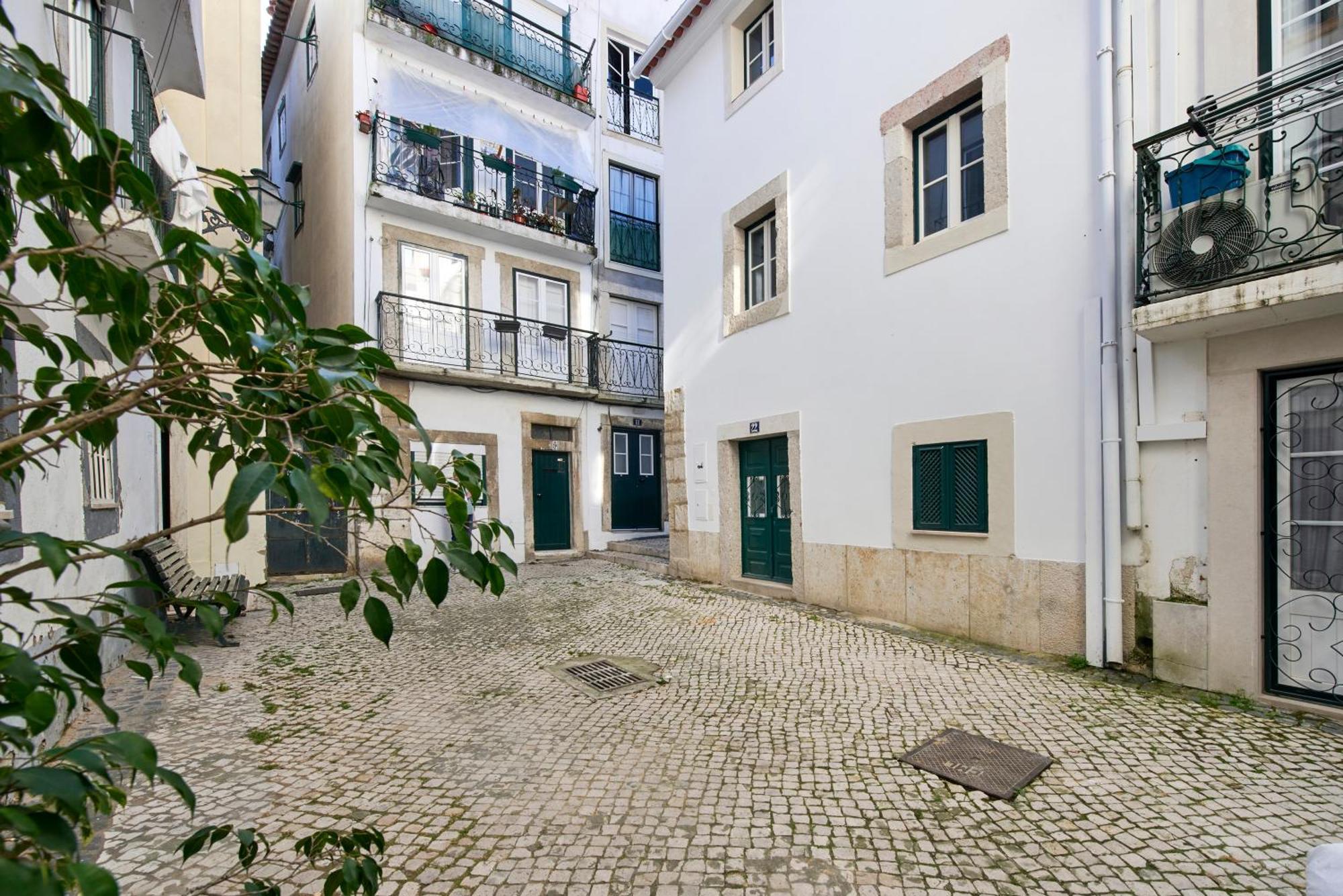 2 Guest In The Center Of Alfama Apartamento